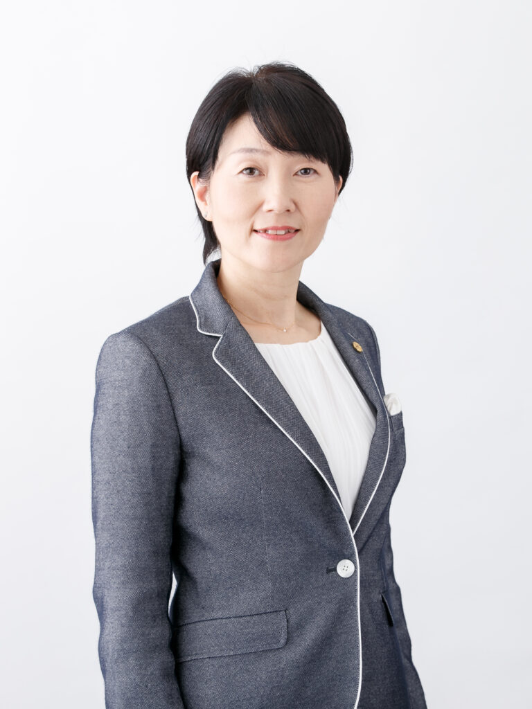 代表 行政書士 下田益子